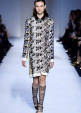Damit na may isang kulay na pattern ng lana
