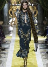 Krepe de chine dress na may pattern