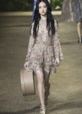 Short lace dress