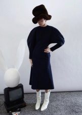 Winter dress na may bat sleeve
