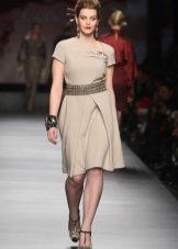 Winter dress para sa buong a-silweta