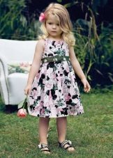 Summer dress para sa mga batang babae na may floral print