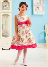Summer dress para sa mga batang babae na may mga bulaklak