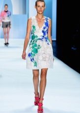 Naka-istilong Midi damit ng spring-summer 2016 na may print ng sangay