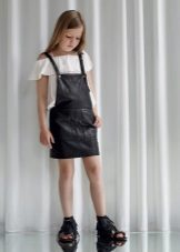 Elegant sundress para sa mga batang babae