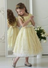 Golden fluffy dress para sa prom 4 class