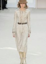Belt at cap sa white dress