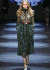 Green dress na may brown belt