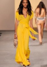 chiffon belt sa dilaw na damit