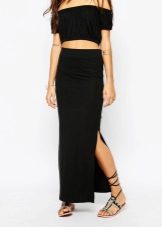 Skirt na may isang slit sa likod