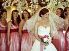 Mga Bridesmaids outfits sa pink