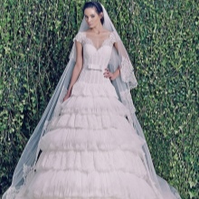 Kasal na maraming damit mula sa ZUHAIR MURAD
