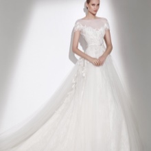 Kasal damit mula sa koleksyon ng 2015 sa pamamagitan ng Elie Saab puntas