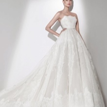 Ang damit na pangkasal mula sa koleksyon ng 2015 ni Elie Saab ay kahanga-hanga