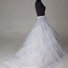 Wedding Petticoat na may Train