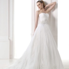 Kasal damit mula sa koleksyon ng mga DREAMS mula sa Pronovias a-silweta