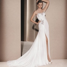 La Sposa wedding dress na may slit