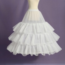 3 ruffle podlobnik