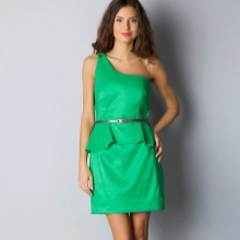 Green dress na may basky at one-shoulder straps