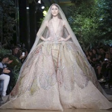 Baroque wedding dress na may print