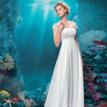 Empire dress na may lace