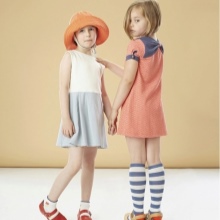 Summer dress-a-line para sa mga batang babae