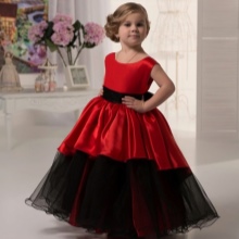 Eleganteng damit para sa mga batang babae 4-5 taon, mahimulmol sa sahig