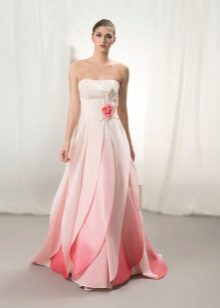 Pink na damit ng kasalan