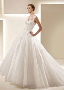 Napakaganda ng damit ng kasalan mula sa La Sposa