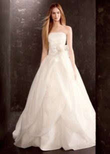 Napakaganda ng Wedding Dress ni Wong
