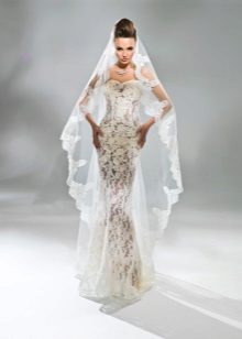 Lacy wedding dress mula sa Bogdan Anna