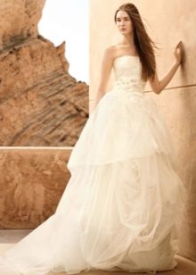 Wedding dresses mula sa Vera Wong