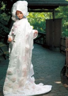 puting kasal kimono