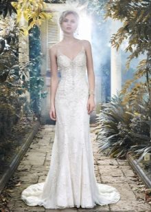 Payat na strap sa isang straight wedding dress