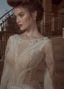 Sexy dress sa kasal na may hubad na epekto sa katawan