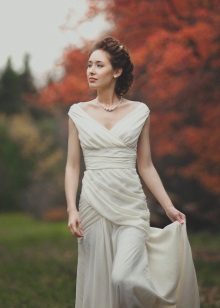 Autumn wedding dress sa Provence style