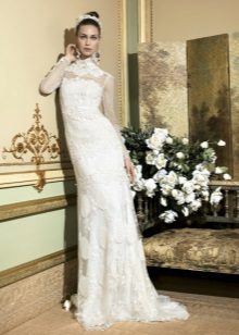 Isinara ang straight wedding dress