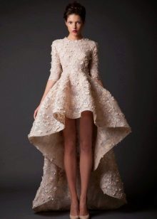Straight short wedding dress na may tren