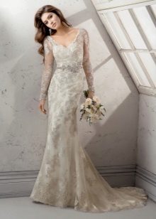 Ang damit ng sirena sa kasal na may mga sleeves ng lace