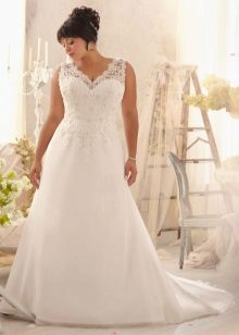 Wedding dress for the full bride with lace top