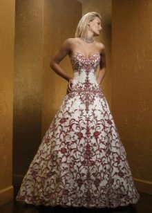 White at red wedding dress na may lace