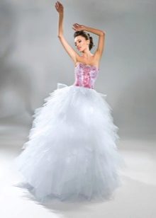 Kasal damit na may pulang bodice