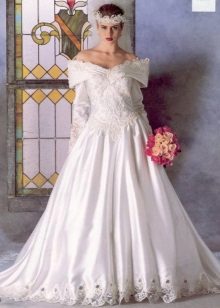 Wedding dress in the style of the 80s
