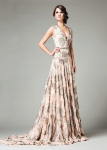 Beige evening dress na may floral print