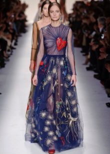 Gabi na damit mula sa Valentino blue