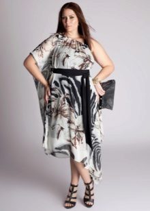 Gabi tag-araw na damit para sa buong chiffon