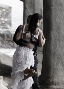 Crocheted wedding dress from circles