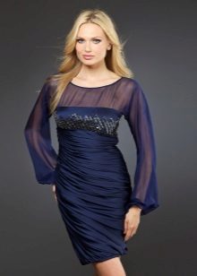 Short evening dress na may chiffon sleeves