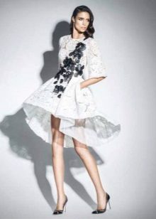 Maikling damit na may sleeves mula sa Zuhair Murad