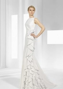 Satin kasal damit na may frill sa bodice